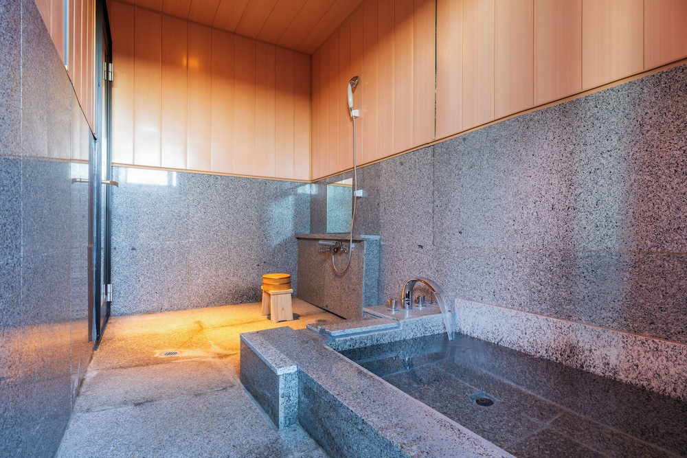 [スイートヴィラ／和洋室] 温泉・サウナ・夏期限定プール付 禁煙 客室9 | 別館 うみね