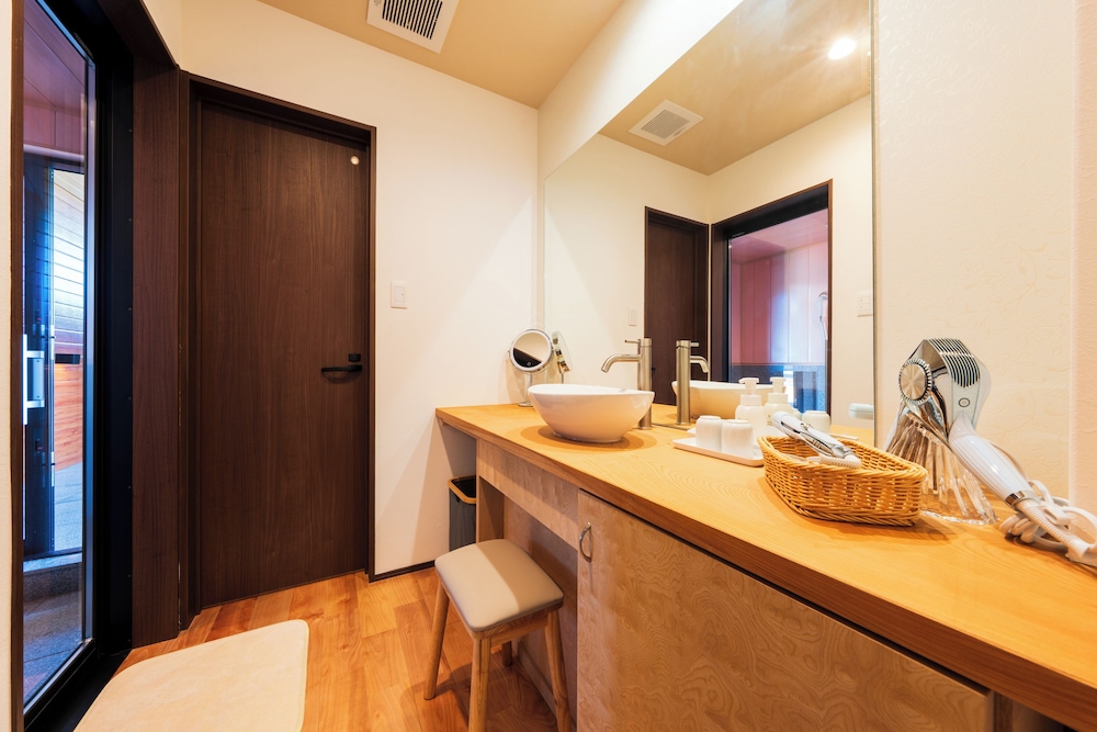 [スタンダードヴィラ/洋室/3ベッド] 温泉・低温サウナ付 禁煙 客室3 | 別館 うみね