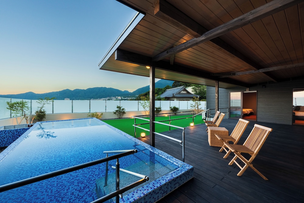 [スイートヴィラ / 洋室] 温泉・低温サウナ・夏期限定プール付 禁煙 客室5 | 別館 うみね