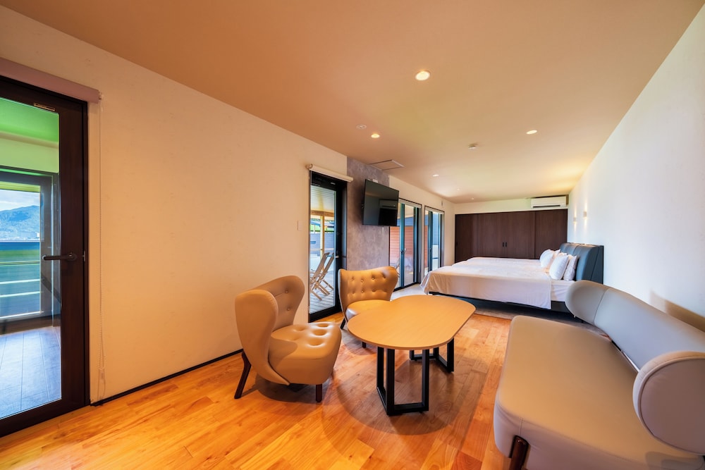 [スタンダードヴィラ/洋室/3ベッド] 温泉・低温サウナ付 禁煙 客室6 | 別館 うみね