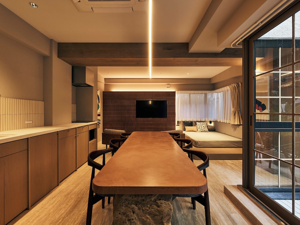 デラックス スタジオ 客室内のダイニングエリア1 | illi Mia Kinshicho