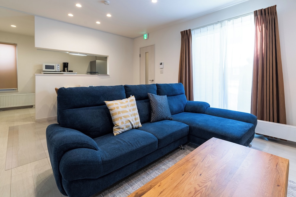 コンドミニアム リビング エリア1 | NOMAD STAY CHITOSE