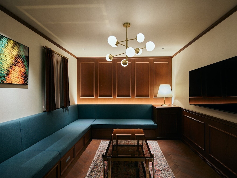 THE HOUSE 禁煙 客室内のダイニングエリア1 | トランセンダーホテル横浜