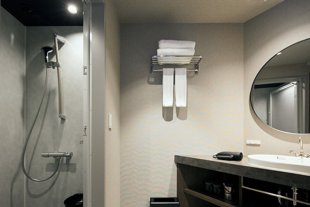 モデレートセミダブル 禁煙 バスルーム1 | トランセンダーホテル横浜