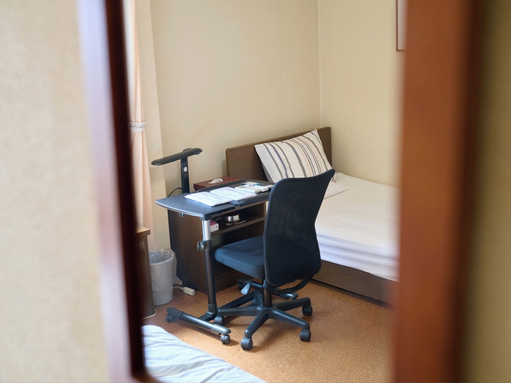 [喫煙可] ツインルーム (バス/トイレ共用) 客室6 | Tabist ビジネスホテル寺本