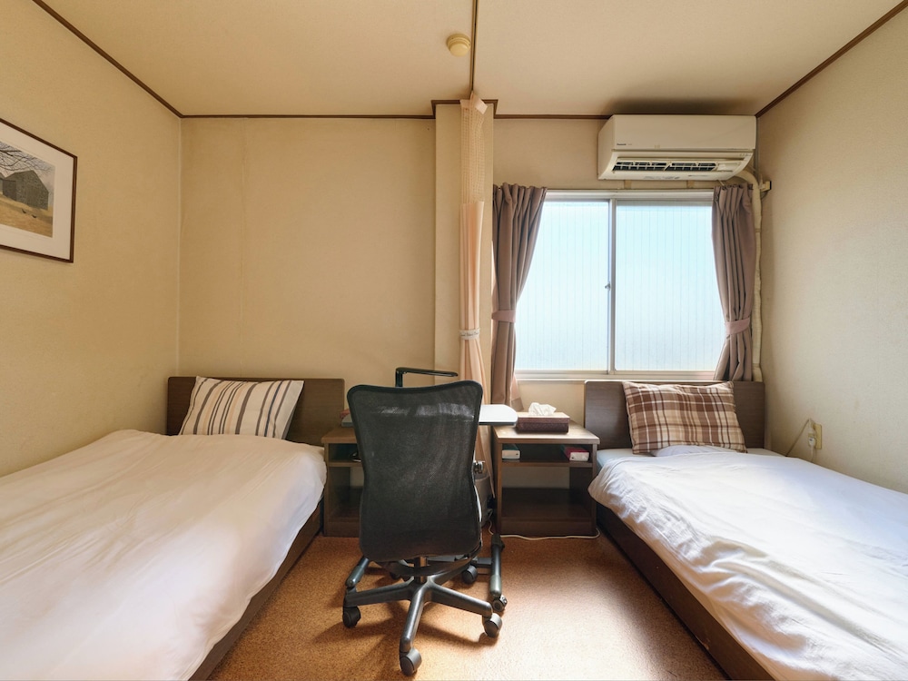 [喫煙可] ツインルーム (バス/トイレ共用) 客室3 | Tabist ビジネスホテル寺本