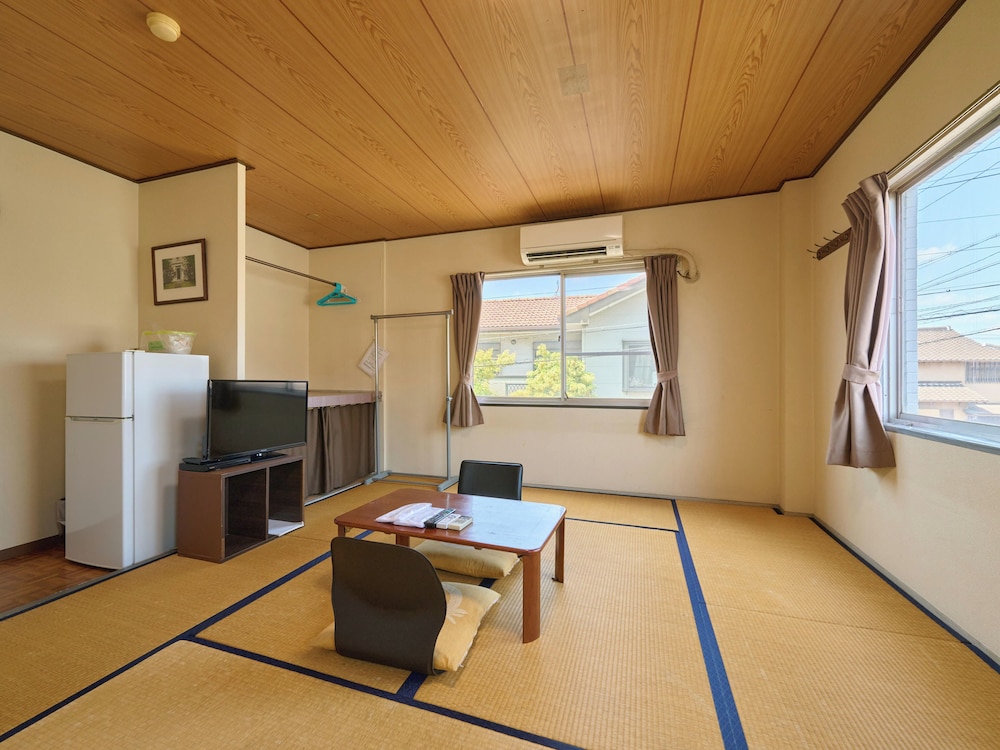 [喫煙可] 和室2名様 (バス/トイレ共用) 客室5 | Tabist ビジネスホテル寺本