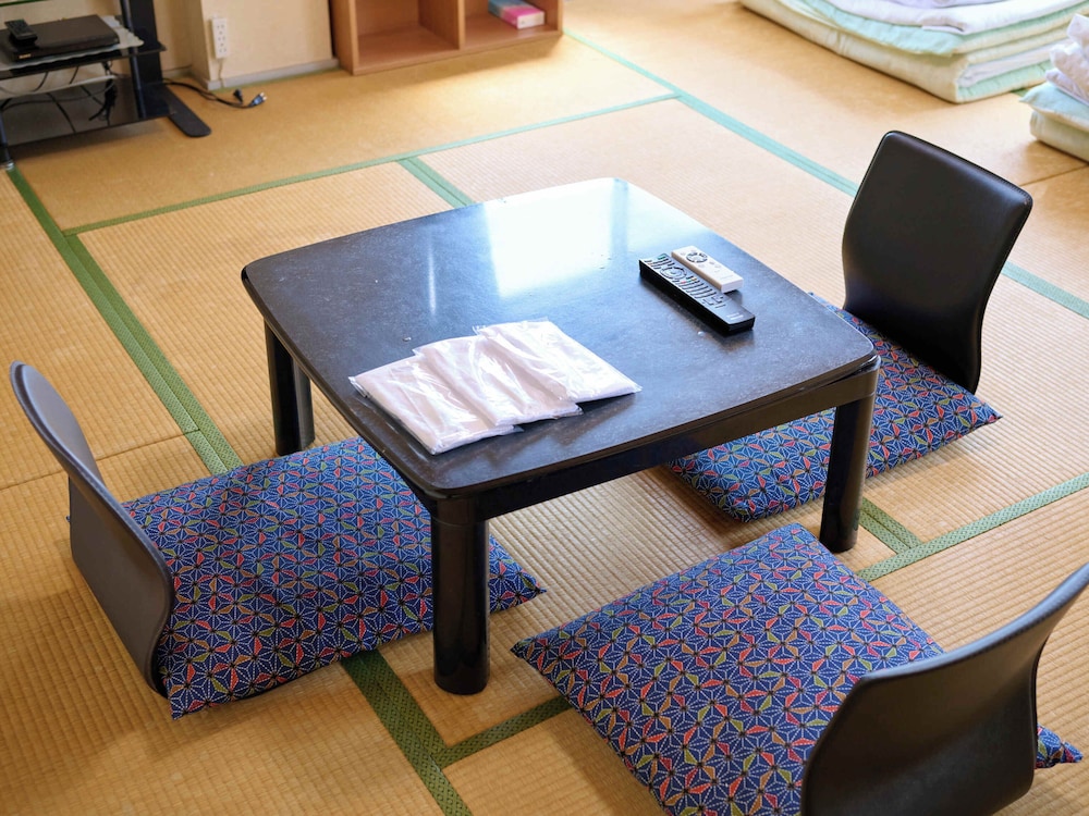 [喫煙可] 和室3名様 (バス/トイレ共用) 客室6 | Tabist ビジネスホテル寺本