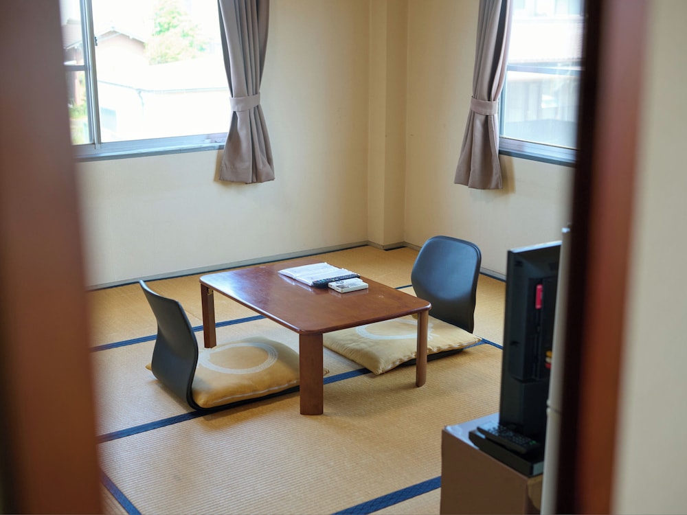 [喫煙可] 和室2名様 (バス/トイレ共用) 客室6 | Tabist ビジネスホテル寺本