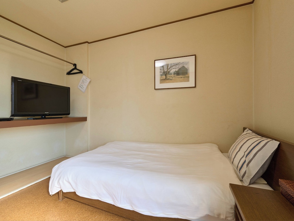 [喫煙可] ツインルーム (バス/トイレ共用) 客室7 | Tabist ビジネスホテル寺本