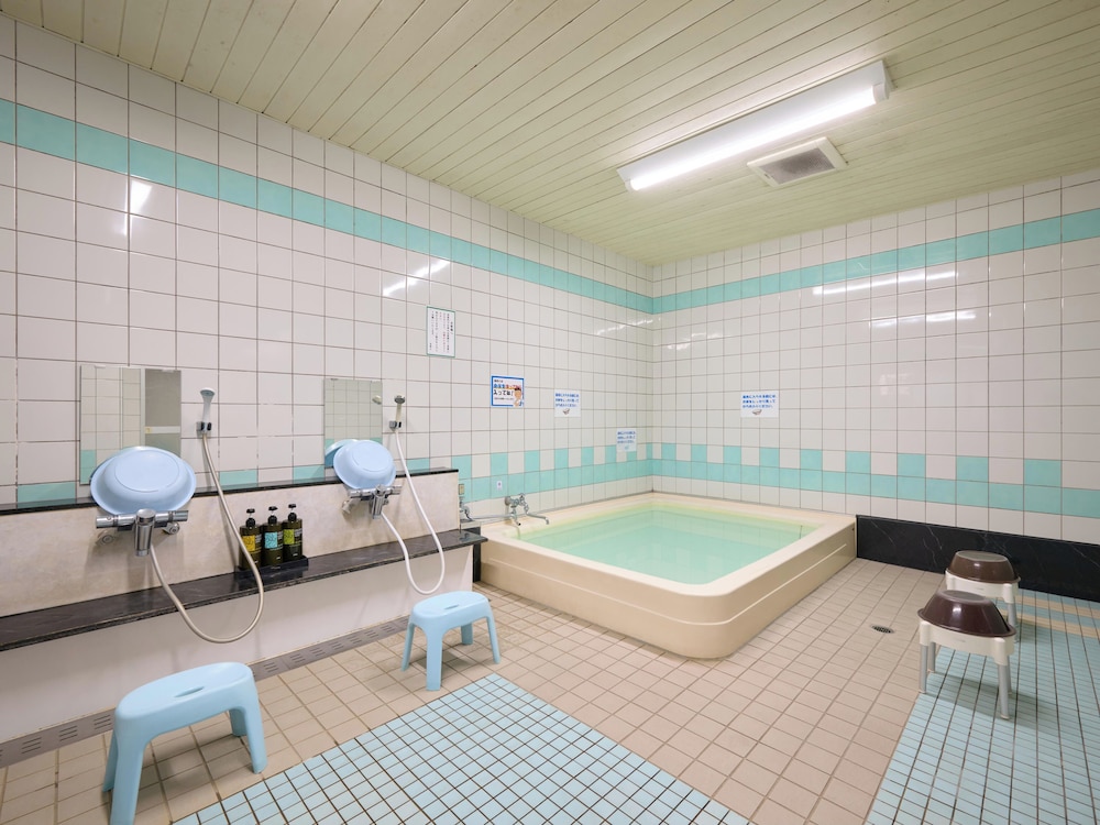 [喫煙可] 和室2名様 (バス/トイレ共用) 共用バスルーム3 | Tabist ビジネスホテル寺本