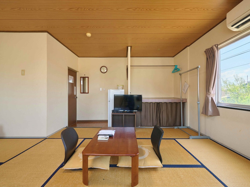 [喫煙可] 和室2名様 (バス/トイレ共用) 客室4 | Tabist ビジネスホテル寺本