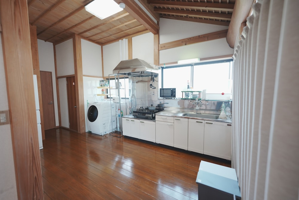 和風ハウス コートヤードビュー 専用キッチン4 | えにしの宿・市原