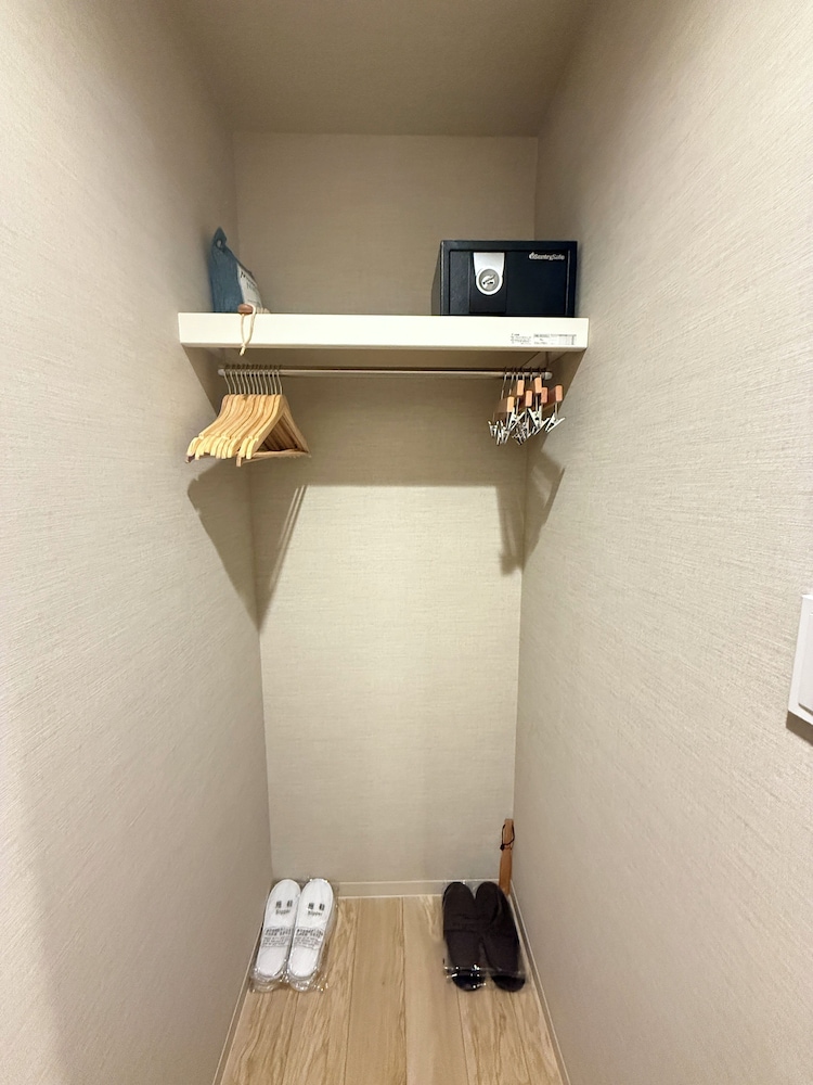 ワードローブ1 | Gouhou Graden hotel ワードローブ1 | Gouhou Graden hotel