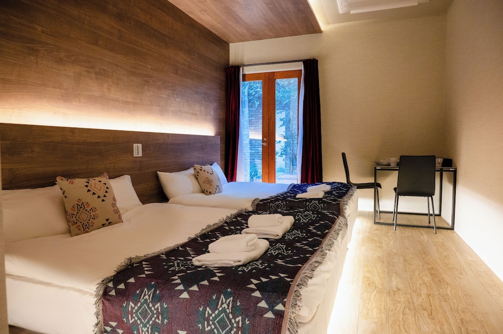 ファミリー 4 人部屋 ガーデンビュー 客室1 | Gouhou Graden hotel