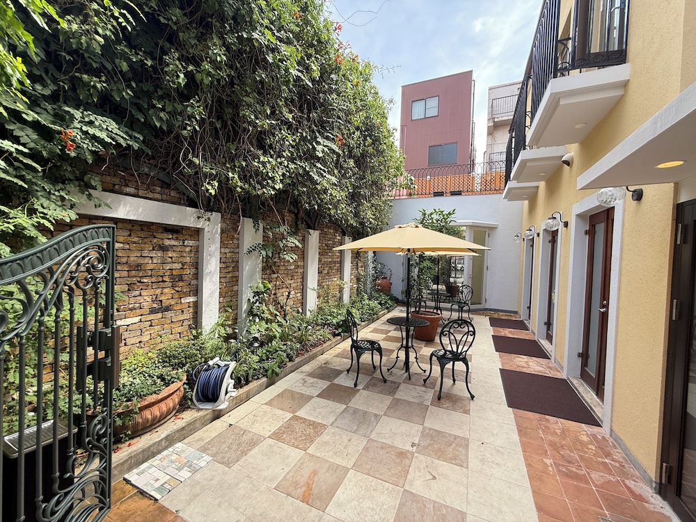 ファミリー 4 人部屋 ガーデンビュー コートヤード ビュー0 | Gouhou Graden hotel