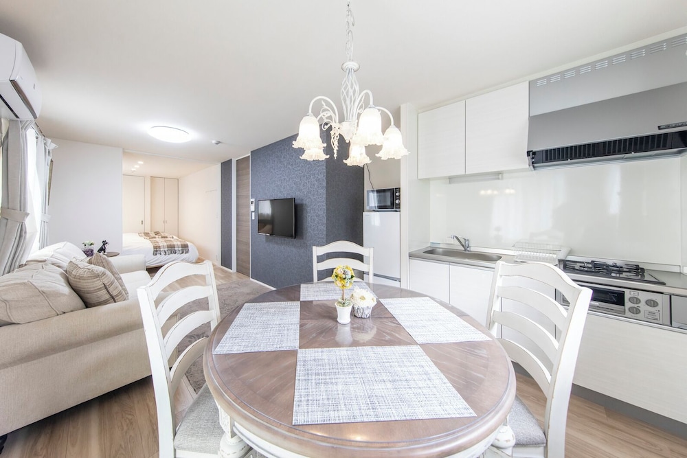 ロジモエール101室(禁煙/1LDKヨーロピアンスタイルアパート) | ロジモエール