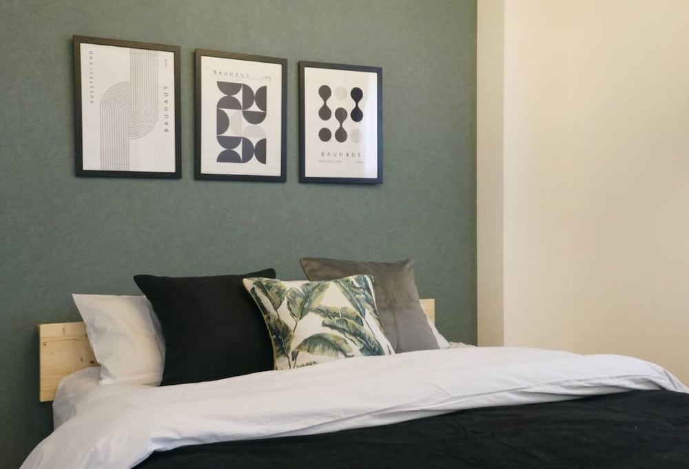 コンフォート アパートメント ベッド (複数台) 禁煙 バルコニー 202 バスルーム4 | フォルモント寺田町