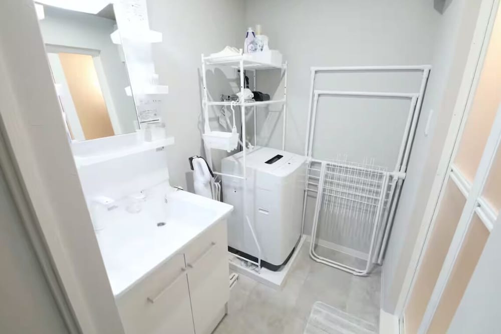 コンフォート アパートメント ベッド (複数台) 禁煙 バルコニー 202 バスルーム1 | フォルモント寺田町