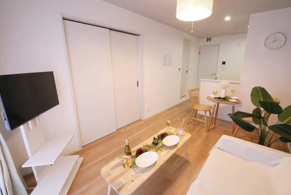 コンフォート アパートメント ベッド (複数台) 禁煙 バルコニー 201 リビング エリア4 | フォルモント寺田町