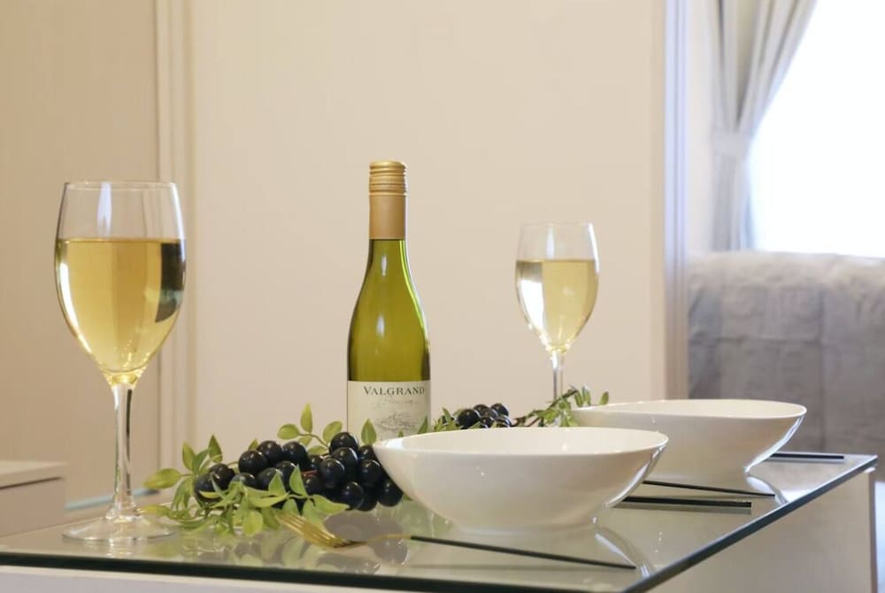 コンフォート アパートメント ベッド (複数台) 禁煙 バルコニー 203 客室内のダイニングエリア3 | フォルモント寺田町