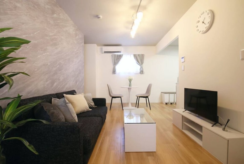 コンフォート アパートメント ベッド (複数台) 禁煙 バルコニー 203 リビングルーム0 | フォルモント寺田町