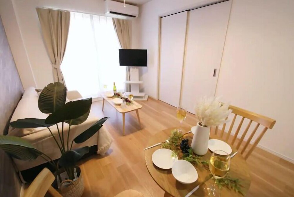 コンフォート アパートメント ベッド (複数台) 禁煙 バルコニー 201 リビング エリア10 | フォルモント寺田町