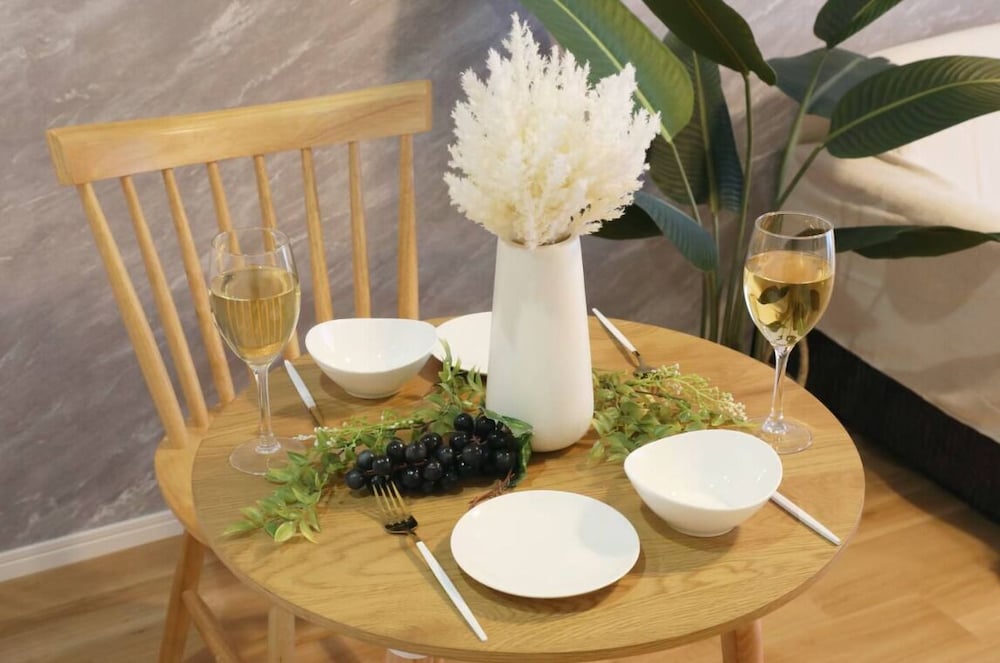 コンフォート アパートメント ベッド (複数台) 禁煙 バルコニー 201 客室内のダイニングエリア1 | フォルモント寺田町