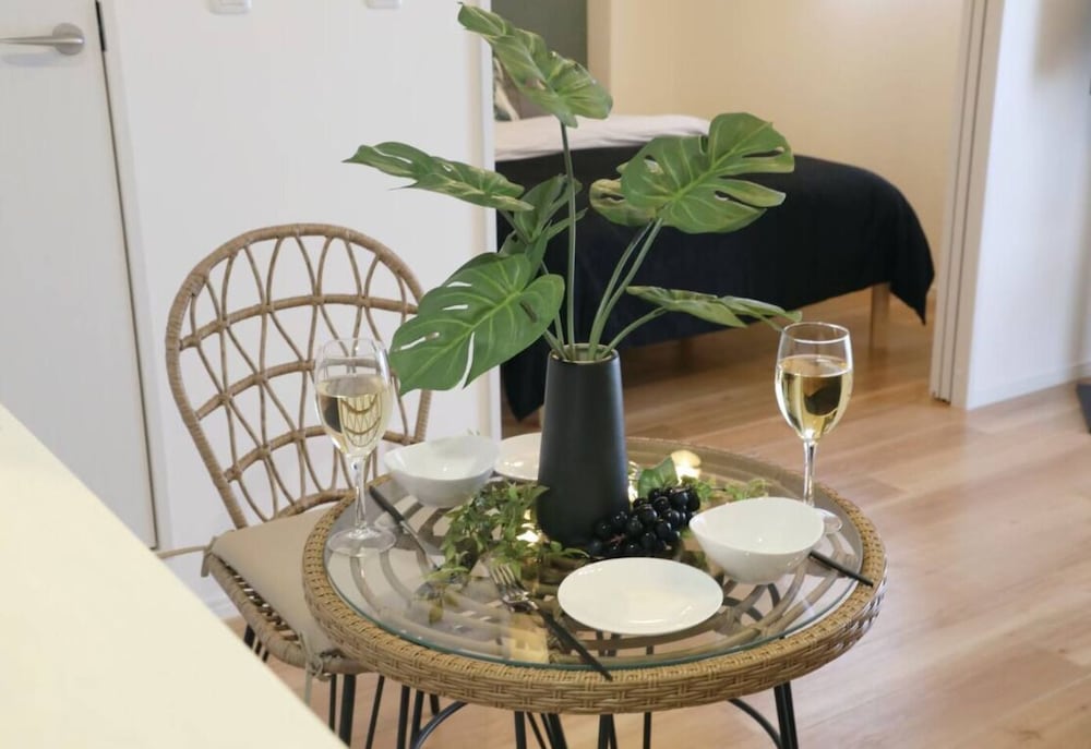 コンフォート アパートメント ベッド (複数台) 禁煙 バルコニー 202 客室内のダイニングエリア3 | フォルモント寺田町