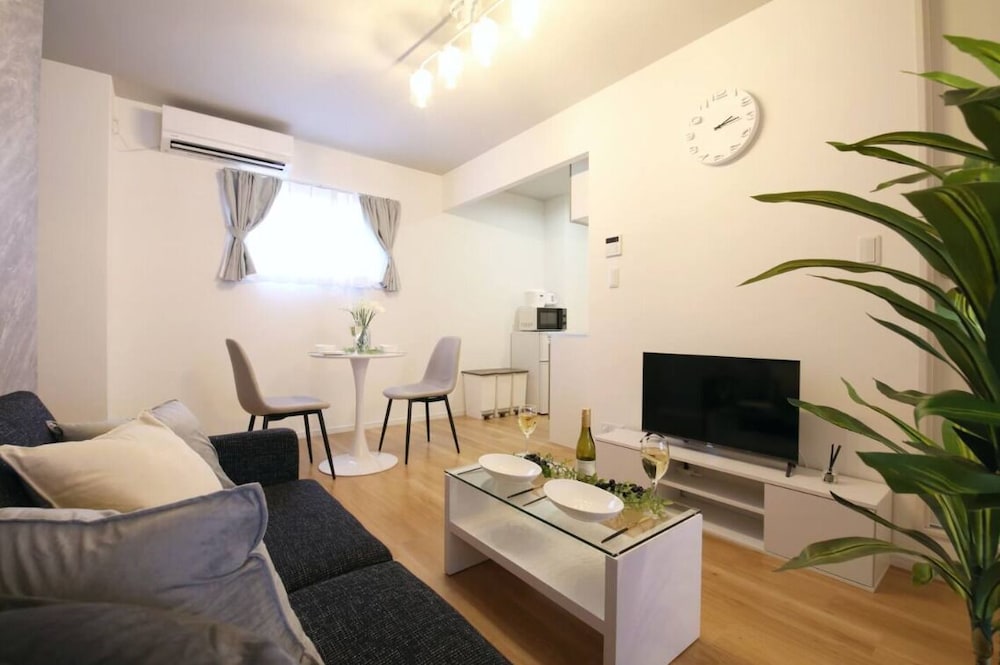 コンフォート アパートメント ベッド (複数台) 禁煙 バルコニー 203 リビング エリア4 | フォルモント寺田町