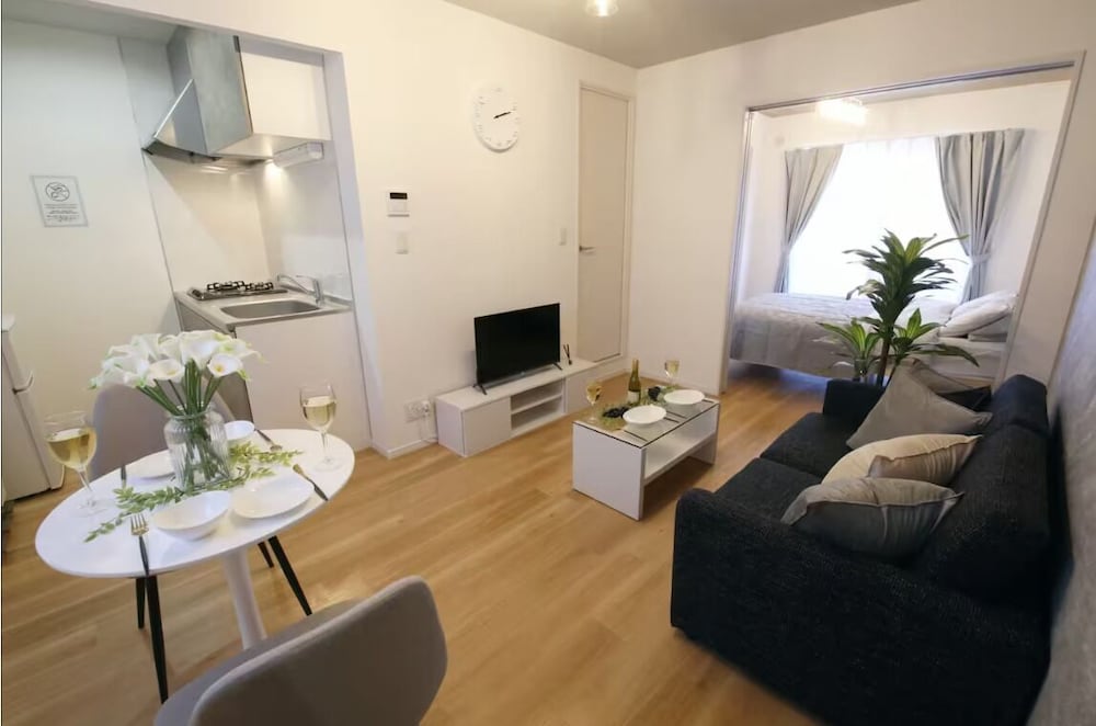 コンフォート アパートメント ベッド (複数台) 禁煙 バルコニー 203 リビング エリア1 | フォルモント寺田町