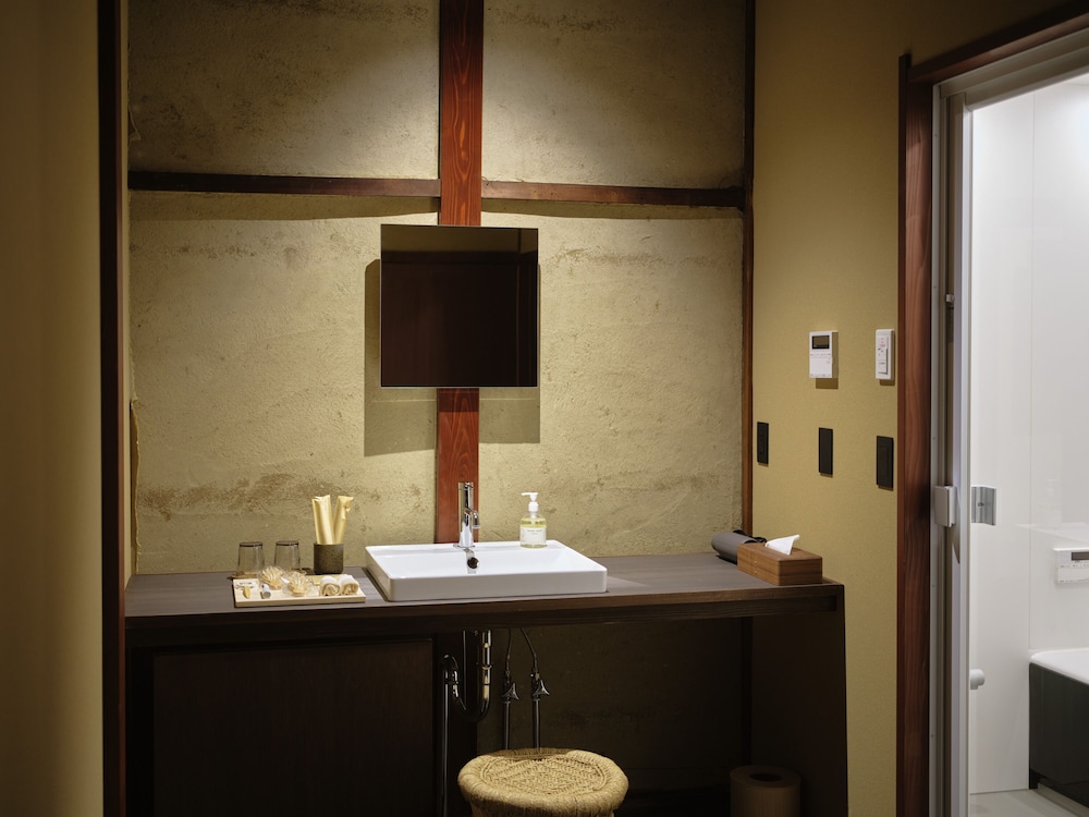 ダブルまたはツインルーム シティビュー バスルーム0 | Komado ベンガラ