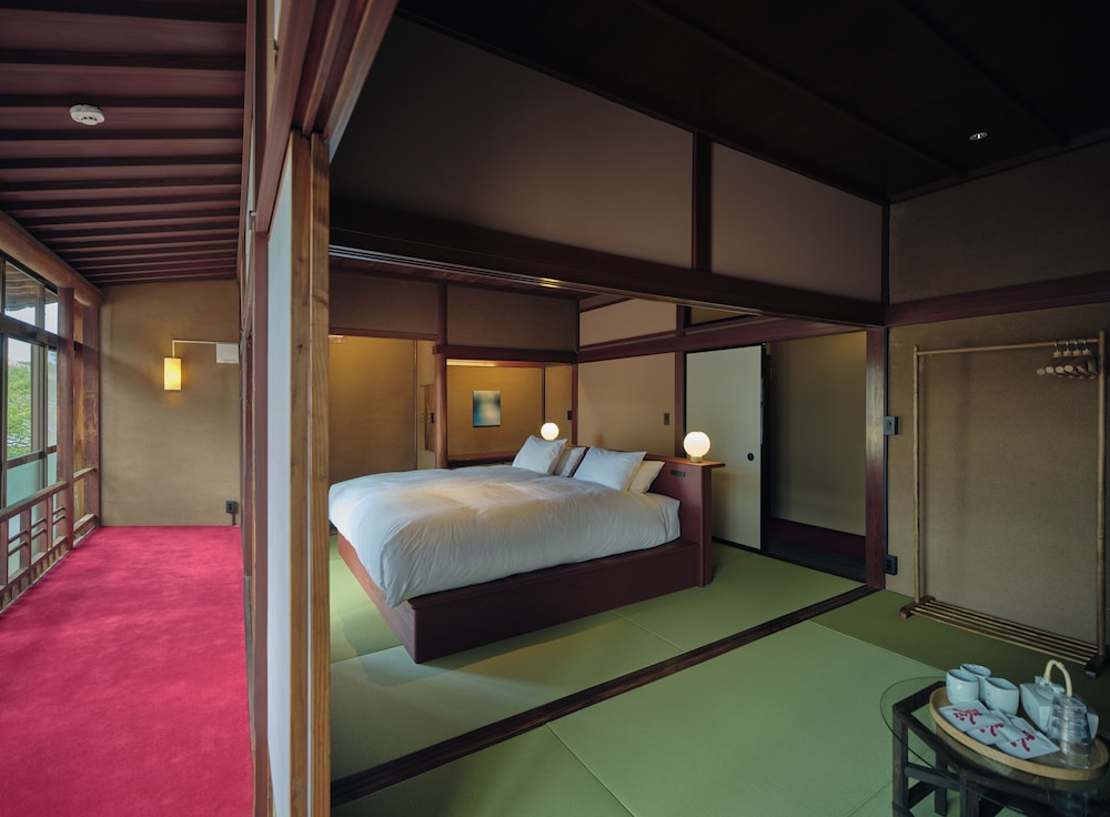 デラックス ダブルまたはツインルーム ガーデンビュー | Komado ベンガラ