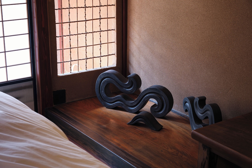 ダブルルーム ガーデンビュー 客室3 | Komado ベンガラ