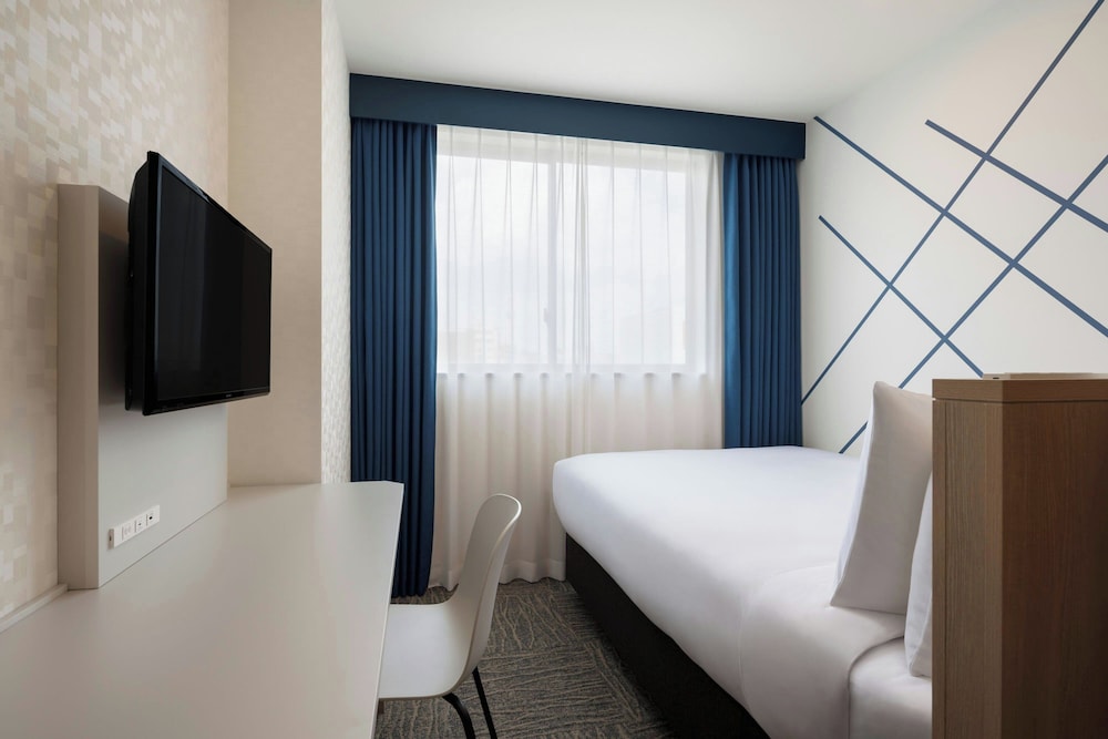 ルーム ダブルベッド 1 台 禁煙 客室3 | フォーポイント フレックス by シェラトン 東京東神田