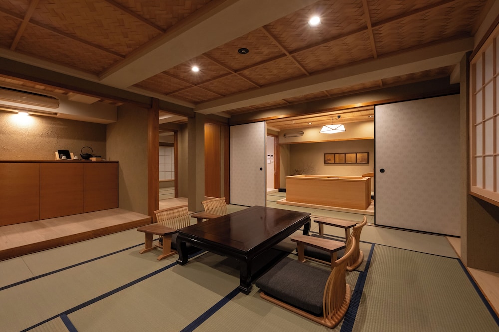 ラグジュアリー ツインルーム 客室7 | Nazuna 京都 西本願寺