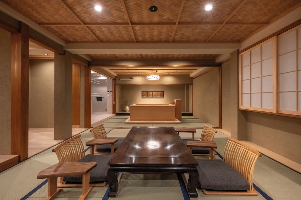 ラグジュアリー ツインルーム 客室2 | Nazuna 京都 西本願寺