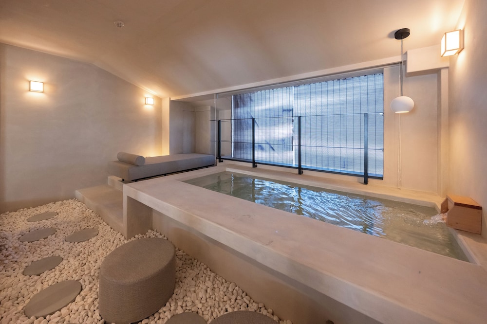 ベーシック ダブルルーム 客室6 | Nazuna 京都 西本願寺