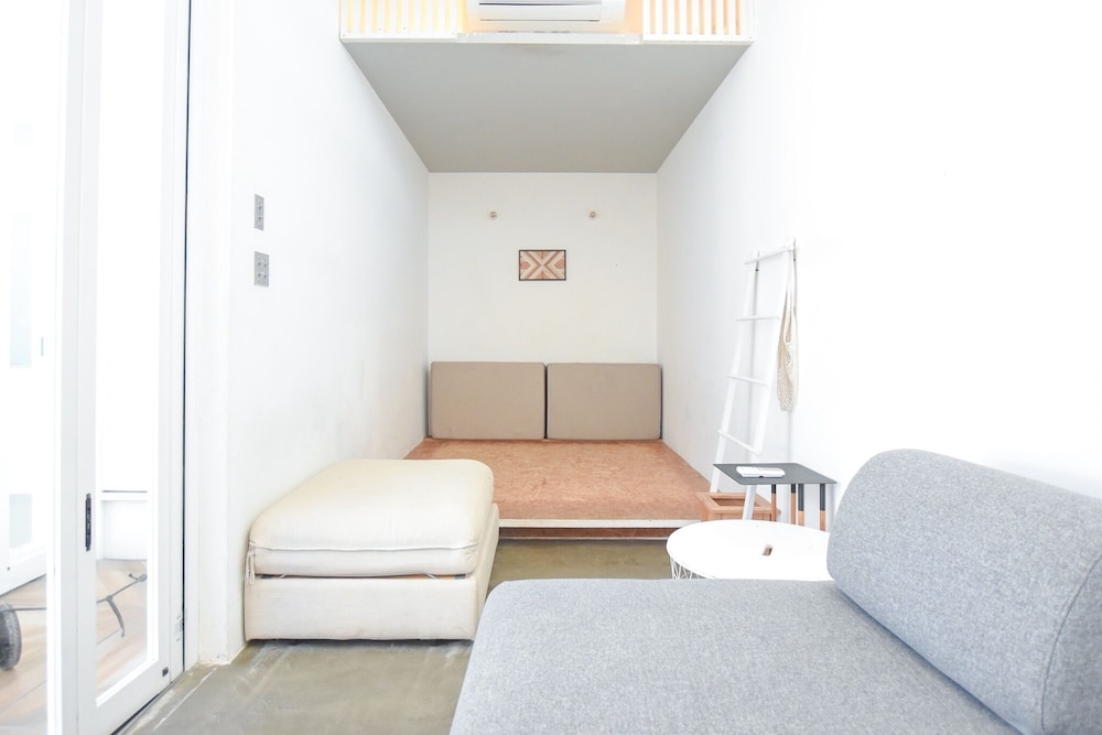 スーペリア ヴィラ リビング エリア0 | THE CHIKURA UMI BASE CAMP