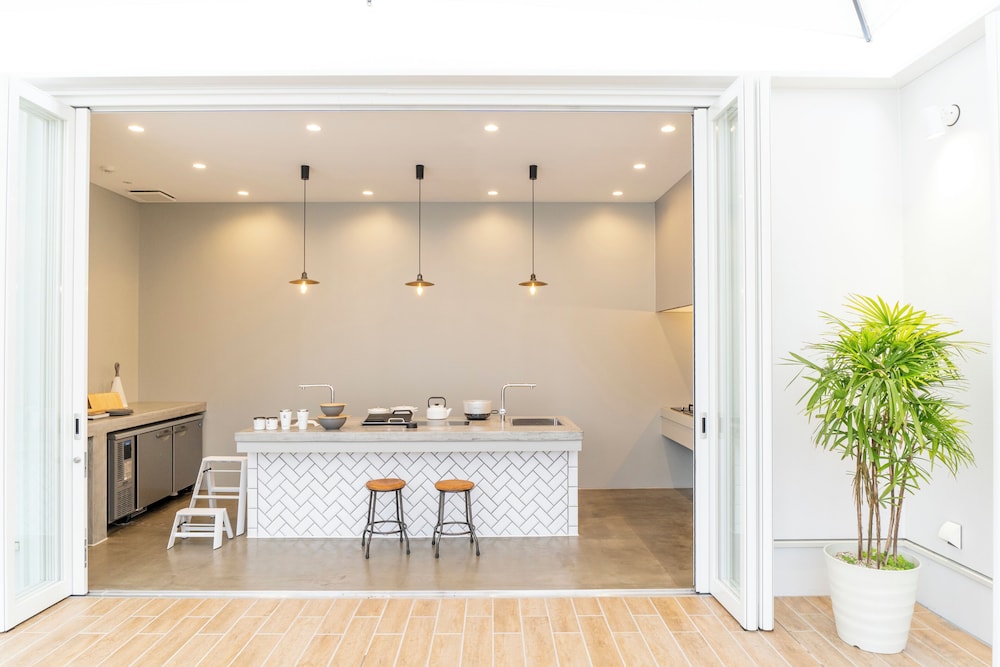 スーペリア ヴィラ 専用キッチン0 | THE CHIKURA UMI BASE CAMP