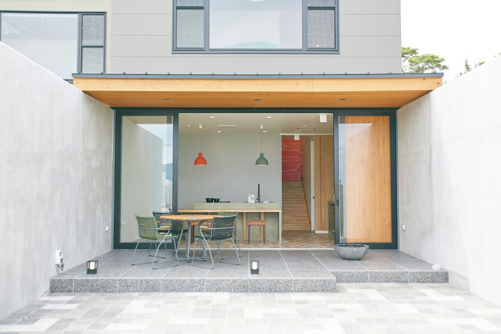 スーペリア アパートメント 客室内のダイニングエリア0 | THE CHIKURA UMI BASE CAMP