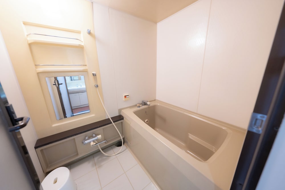 デラックス ファミリースイートルーム(専用バス・トイレ付)禁煙 客室3 | Casa G.S. 大阪港