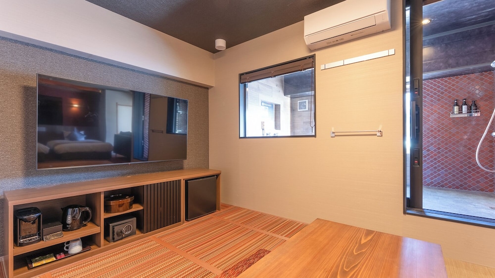 [和美麗スイート] 60平米 信楽焼半露天風呂 禁煙 客室1 | リブマックスリゾート越後湯沢