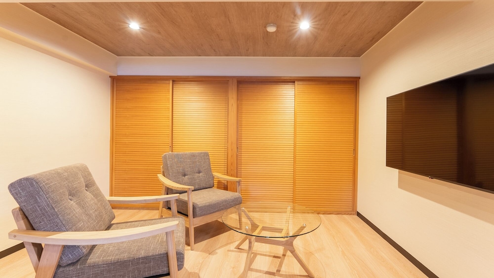 [和モダンスイート和洋室] 60平米 信楽焼半露天風呂 禁煙 客室1 | リブマックスリゾート越後湯沢