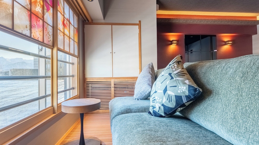 [和美麗スイート] 60平米 信楽焼半露天風呂 禁煙 客室0 | リブマックスリゾート越後湯沢