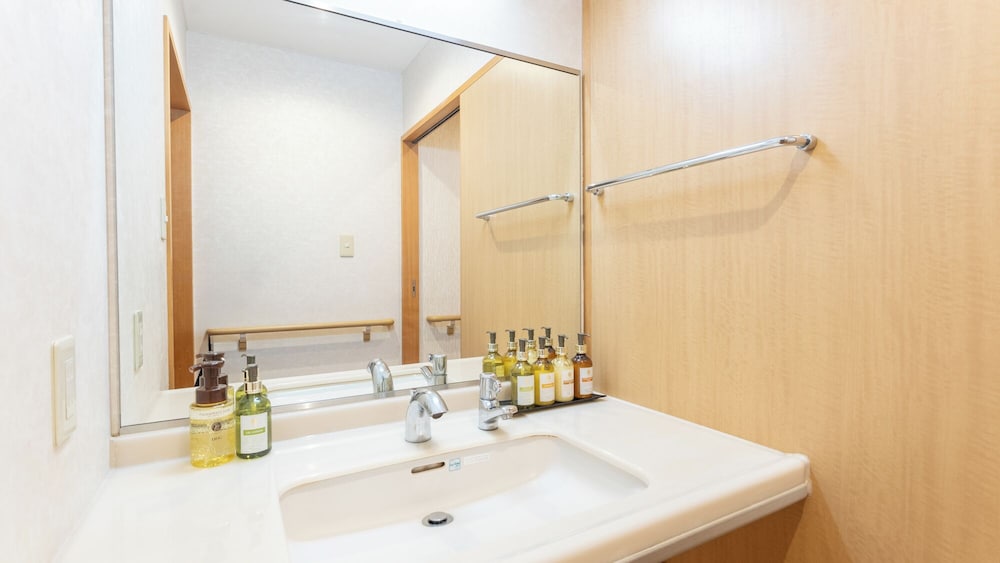 [ユニバーサルルーム和美麗] 50平米 (2間＋トイレ) 禁煙 バスルーム0 | リブマックスリゾート越後湯沢