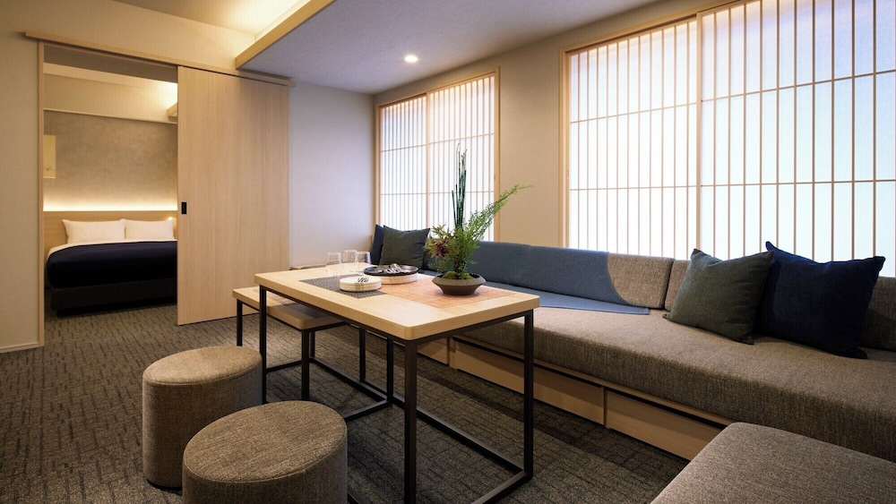 ファミリースイート 1ベッドルーム 5ベッド 施設の正面1 | Minn 河原町五条リバーサイド