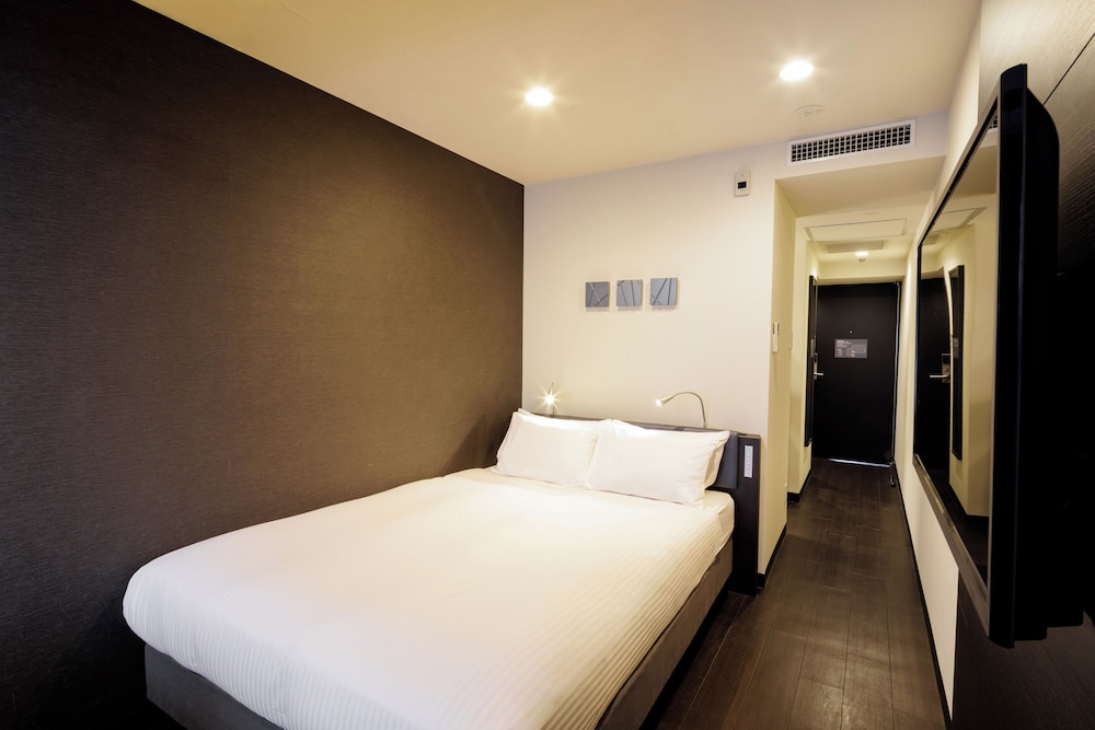 スタンダード ダブルルーム | ホテルアマネク大阪なんば