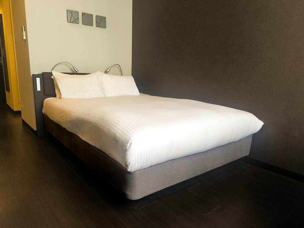 スタンダード ダブルルーム 客室1 | ホテルアマネク大阪なんば