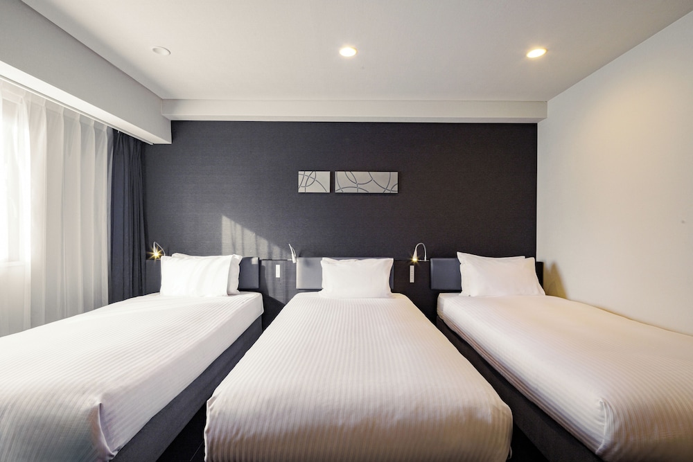 スーペリア トリプルルーム 客室3 | ホテルアマネク大阪なんば